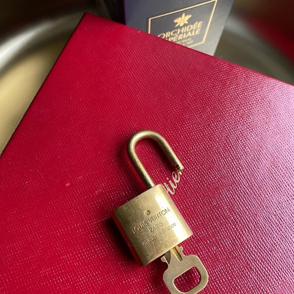 Louis Vuitton lock and key - Picture 6 of 8